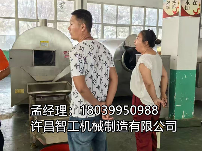 客戶試機(jī)炒制膨化蝦片，共探美味新商機(jī)