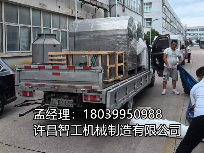 【發(fā)貨喜訊】 8月14日，兩臺(tái)100斤大容量電磁芝麻炒貨設(shè)備已整裝出發(fā)，目的地——河南鄭州！